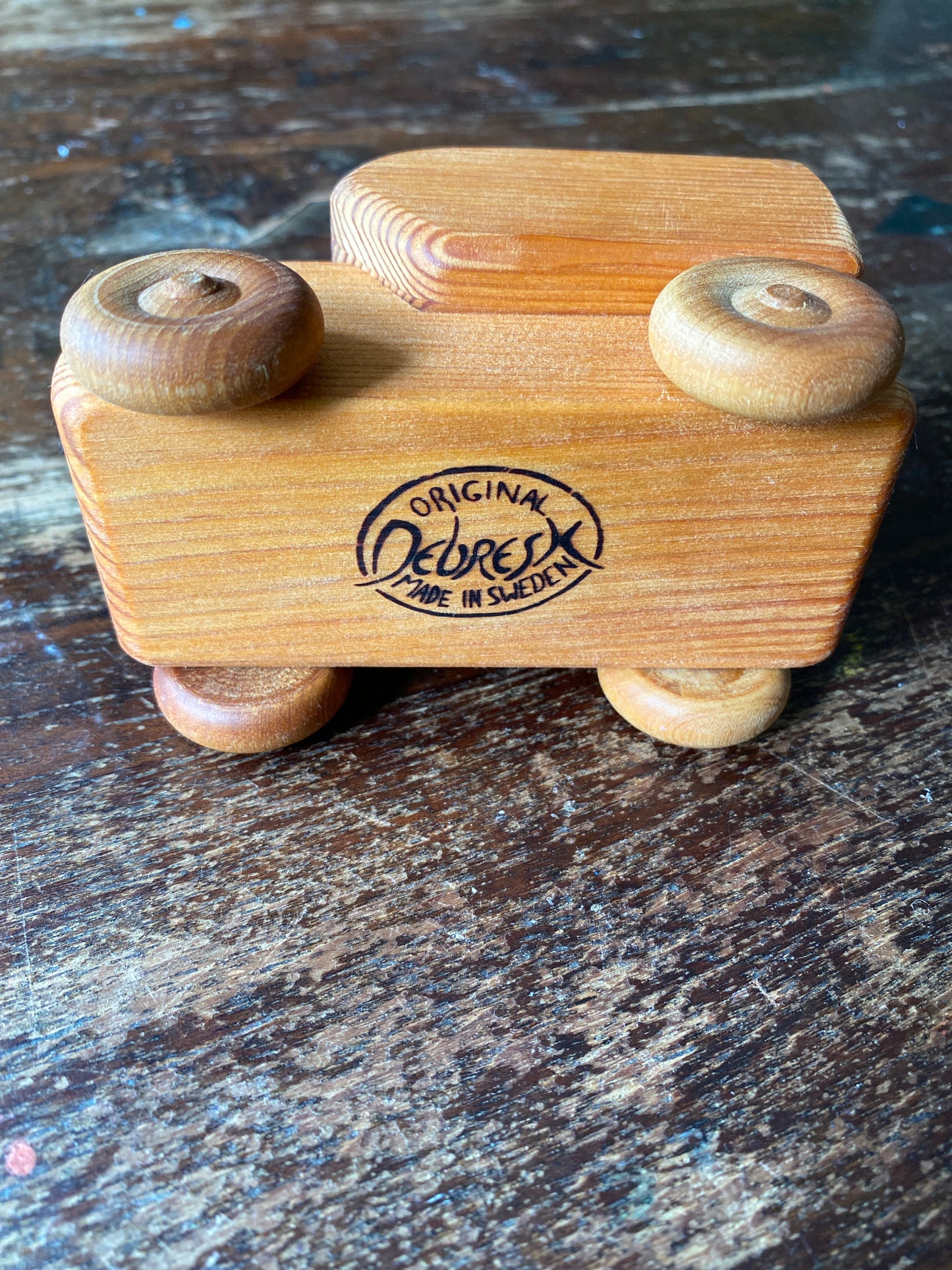 Handgemaakte houten bestelwagen Debresk/Telleby