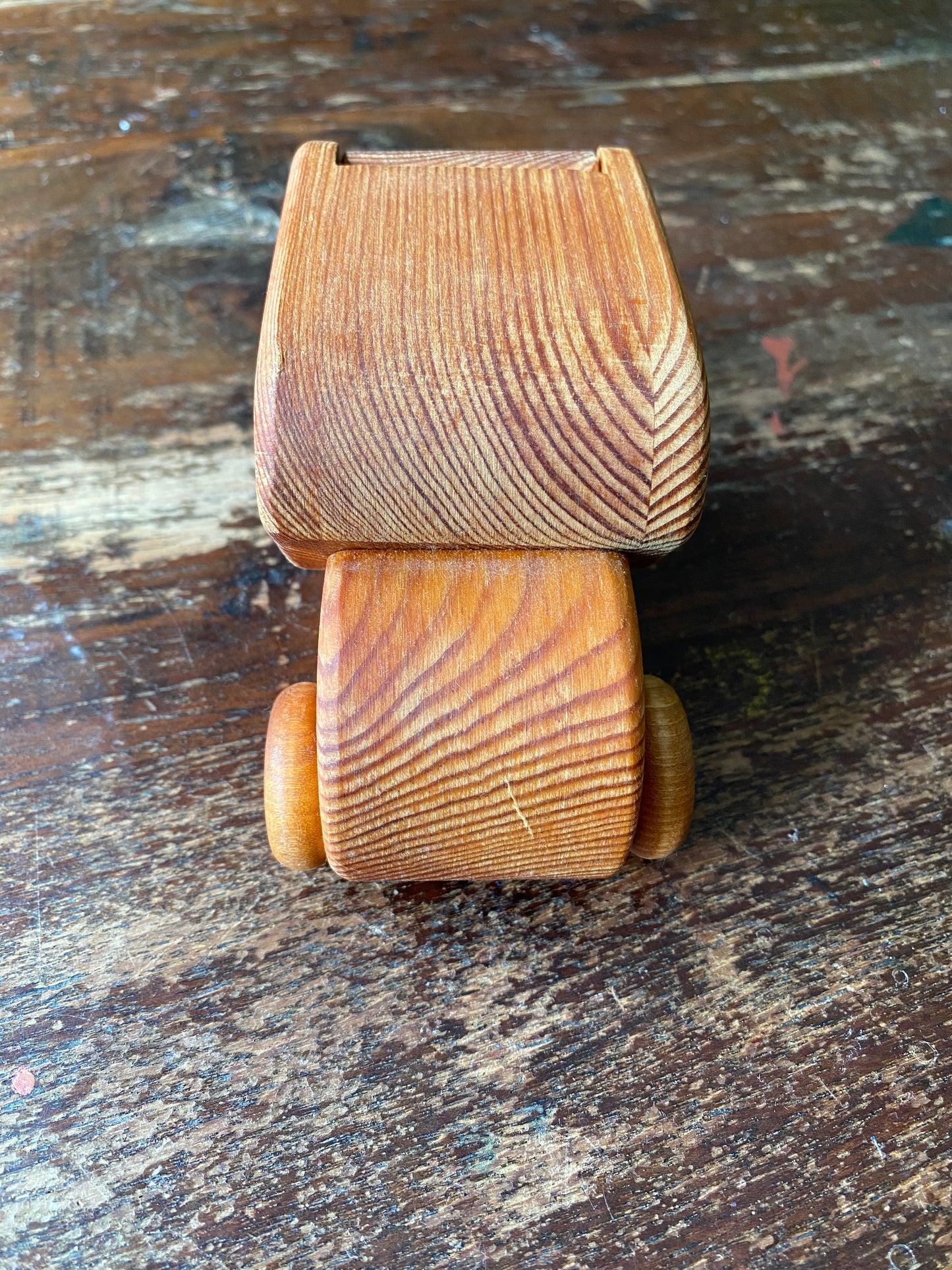 Handgemaakte houten bestelwagen Debresk/Telleby